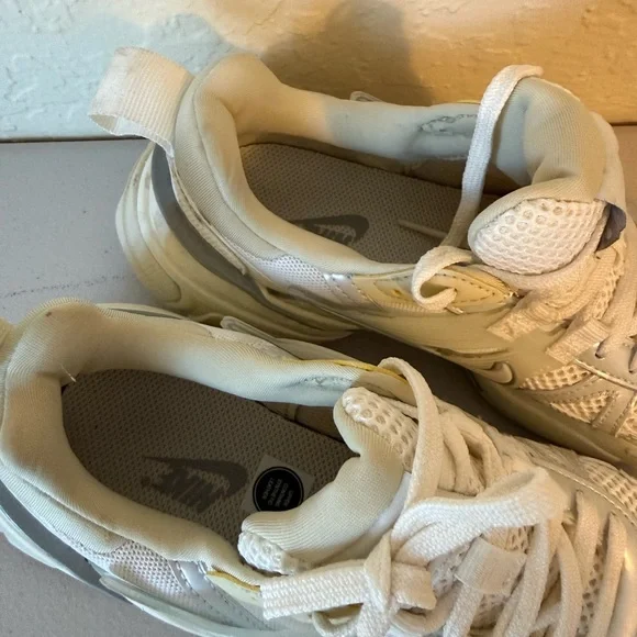 Nike Women's V2K Run Running Sneakers - Picture 3 of 6